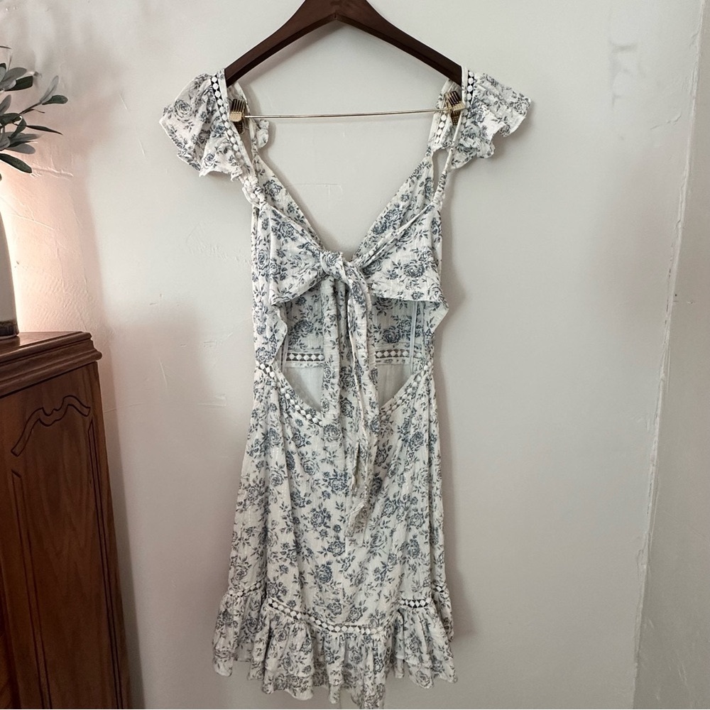 MINKPINK Skye Rose Blue and White Floral Print Mini Dress Size Small